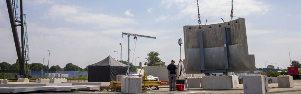 Controle met 3D laserscannen tijdens het hele productieproces van betonnen pompdelen voor Afsluitdijk